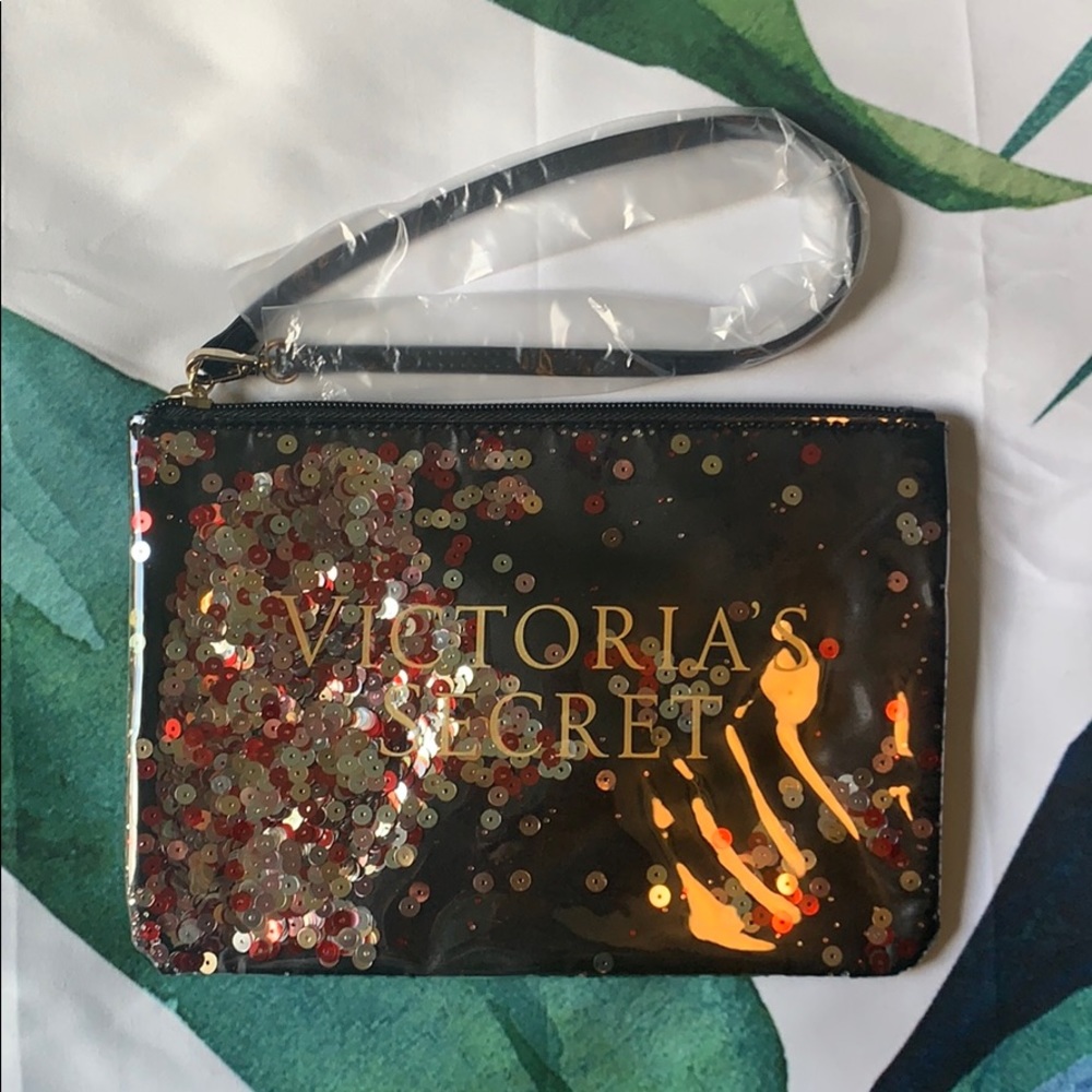 VS Cosmetic Clutch
